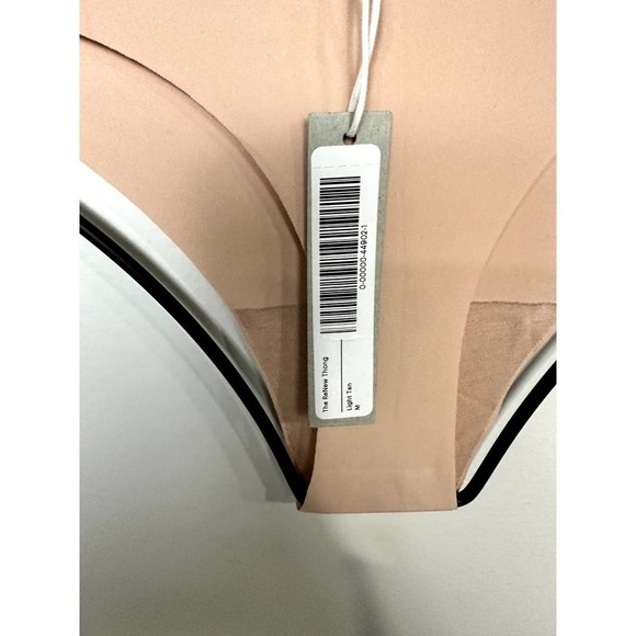 Everlane NWT The ReNew Seamless Stretch Low Rise Thong Panty Light Tan Sz Medium - Picture 4 of 4